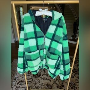 Green Delia’s furry jacket